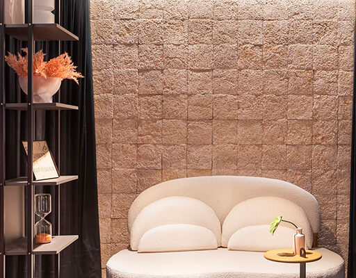 img-slider-vertical1